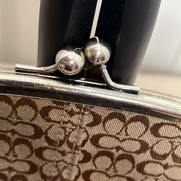 Coach Signature Brown Canvas Suede Trim Kisslock Framed Wristlet -Coin Wallet - Picture 3 of 16